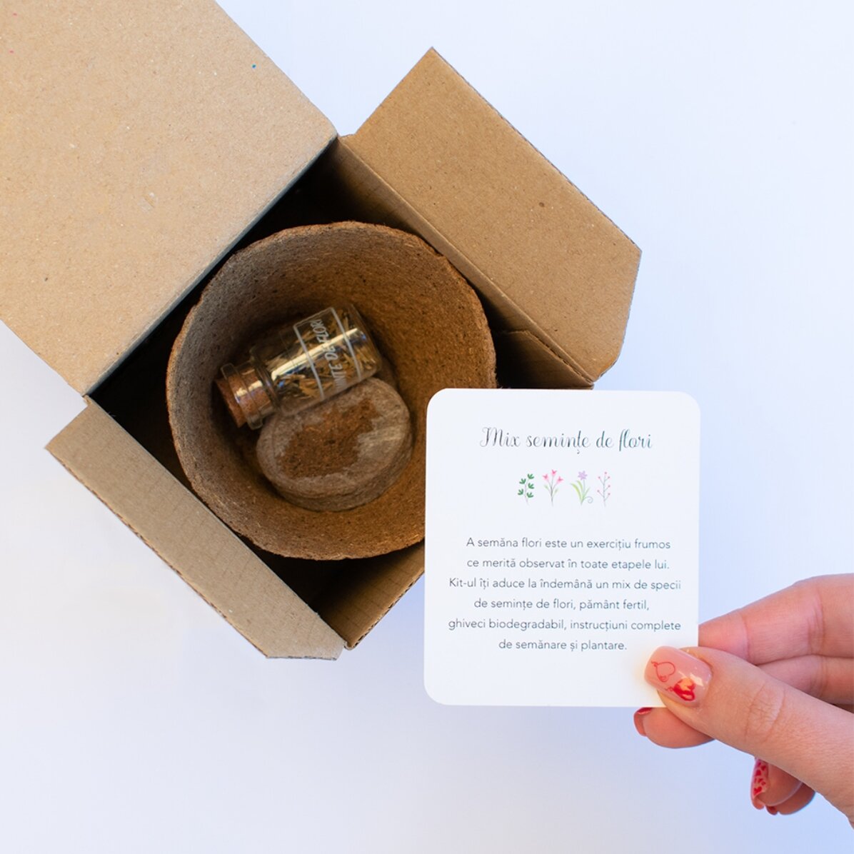Kit per piantare fiori primaverili in una scatolina personalizzata con foto e messaggio - Cuoricini