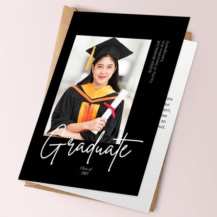 Biglietto di auguri personalizzato con foto e testo per la laurea