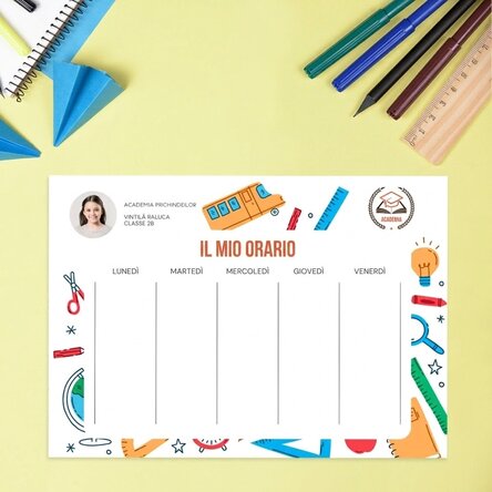Orario personalizzato con testo, foto e logo