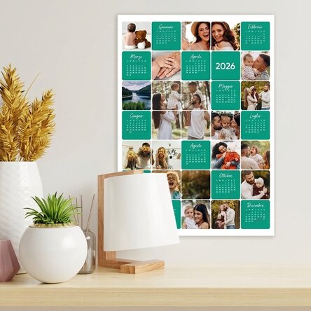 Poster calendario personalizzato con 16 foto