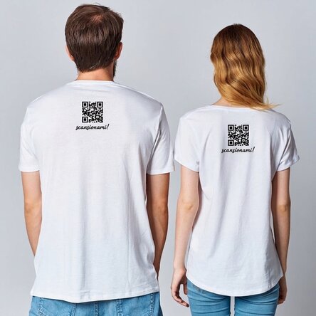 Maglietta personalizzata con codice QR e testo