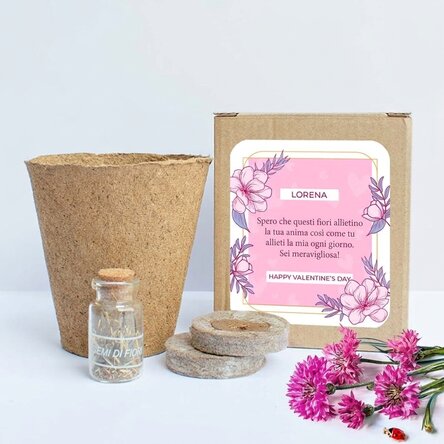 Kit per piantare fiori primaverili in una scatolina personalizzata con il messaggio "Ti amo"