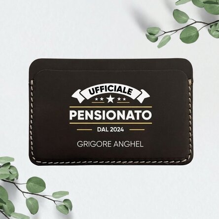Portafoglio in pelle personalizzato a colori con scritta - "Ufficialmente in pensione"
