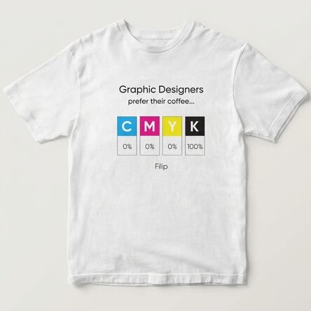 Maglietta in cotone personalizzata con una frase per un graphic designer