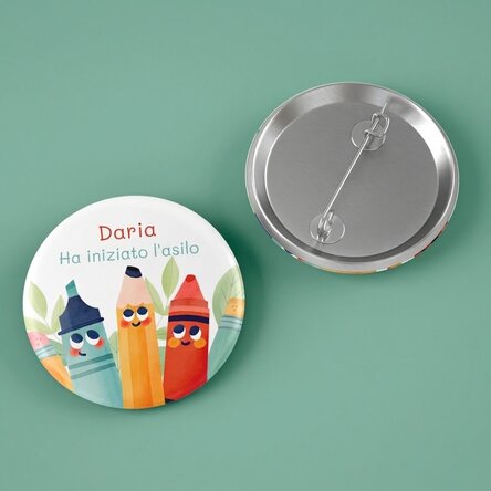 Spilla personalizzata con nome e testo - Matite