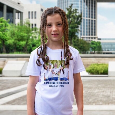 Maglietta sportiva per bambini personalizzata con una foto e una scritta