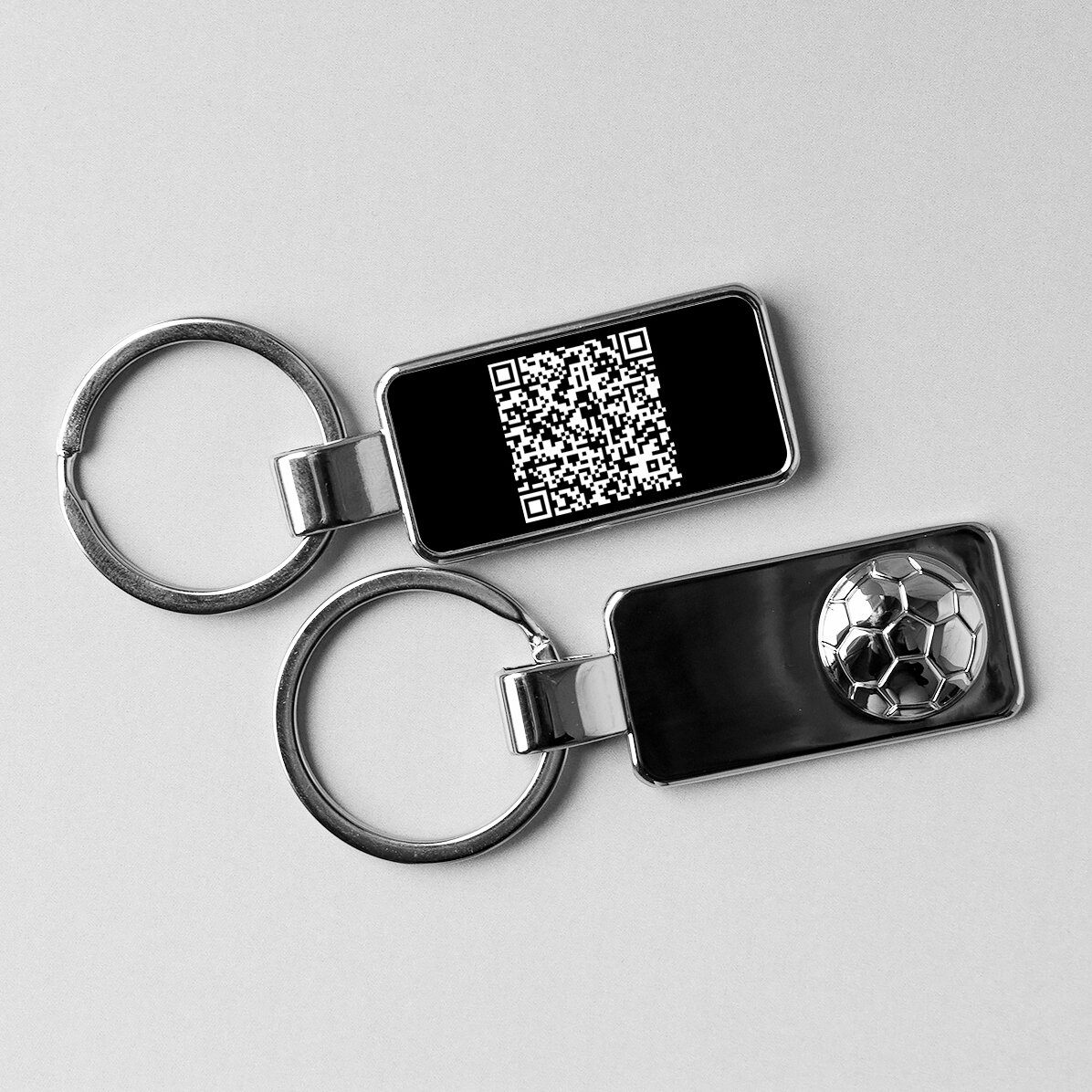 Portachiavi personalizzato con codice QR - modello calcio