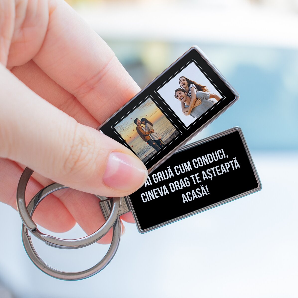 Portachiavi personalizzato con due foto quadrate e una scritta