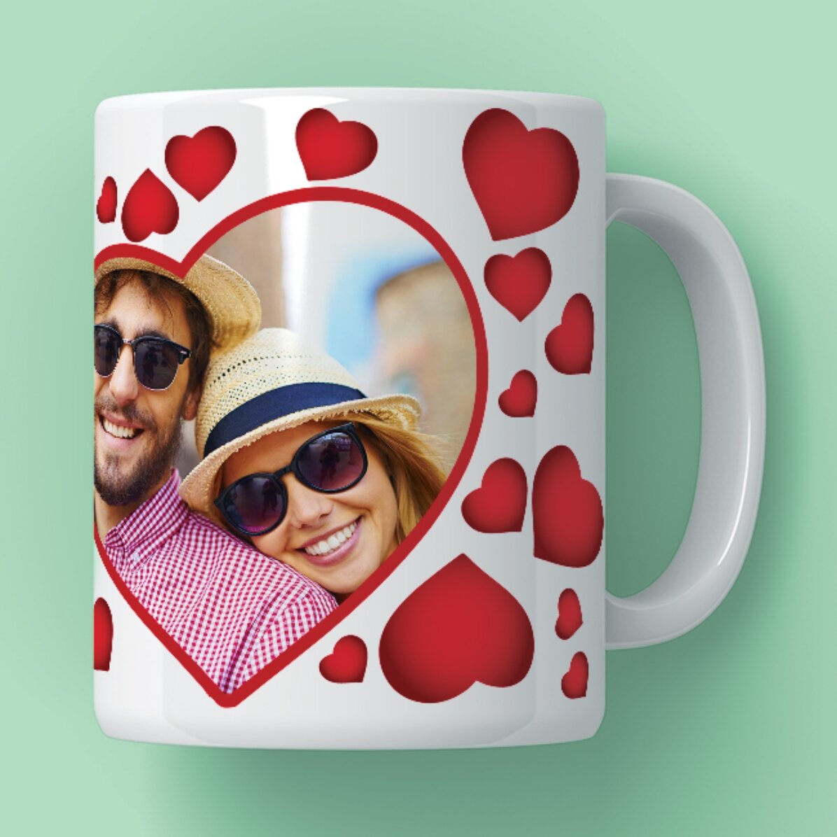 Tazza personalizzata con cuoricini e una foto