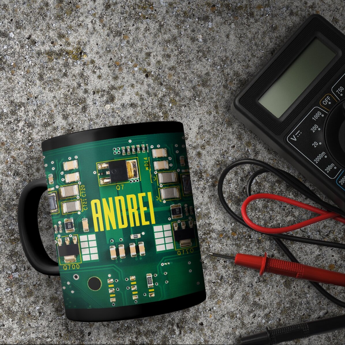Tazza nera personalizzata con scritta per gli appassionati di elettronica - Motherboard