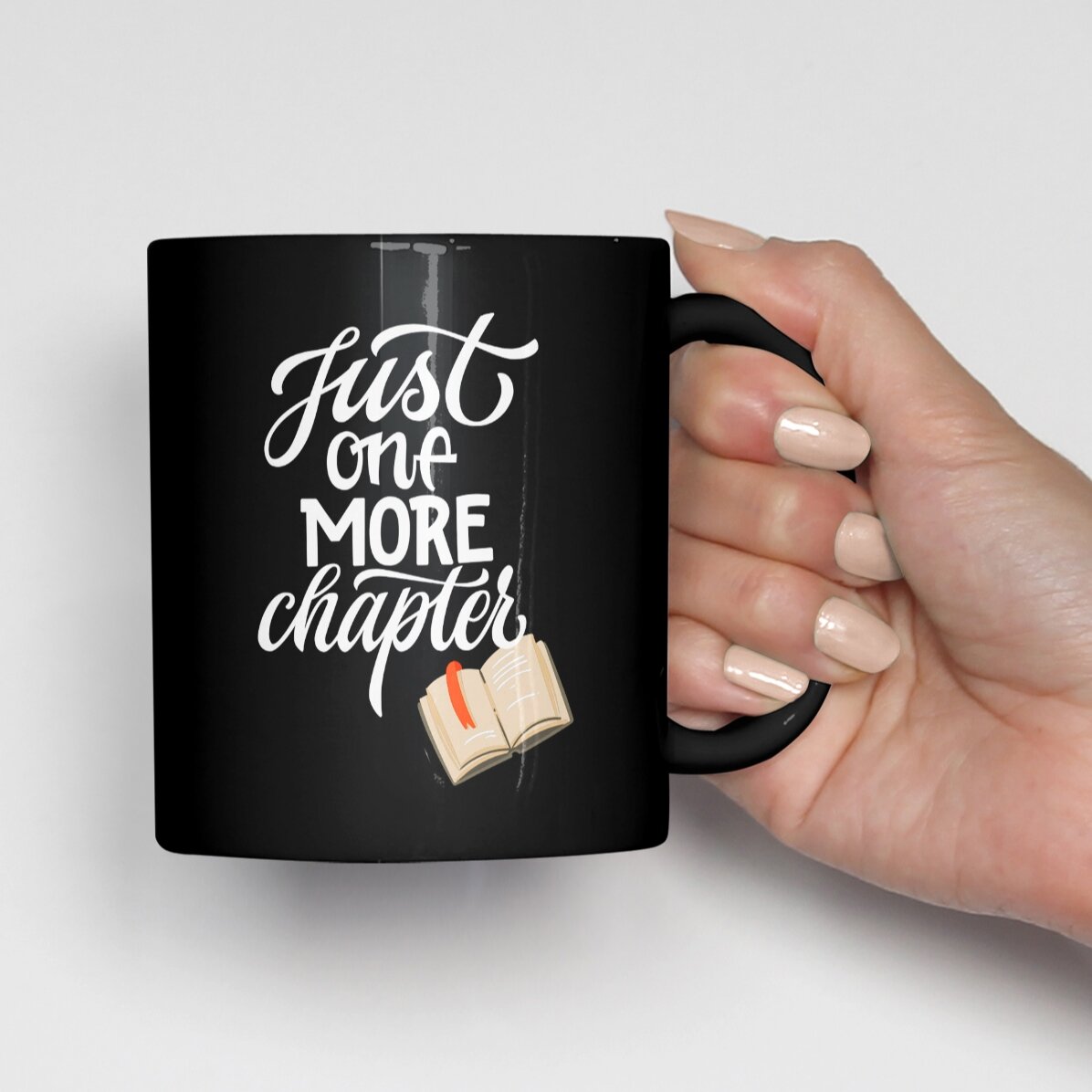 Tazza nera personalizzata con una frase e il tuo nome - One more chapter