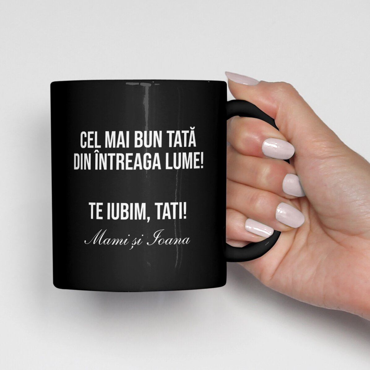 Tazza nera personalizzata con scritta