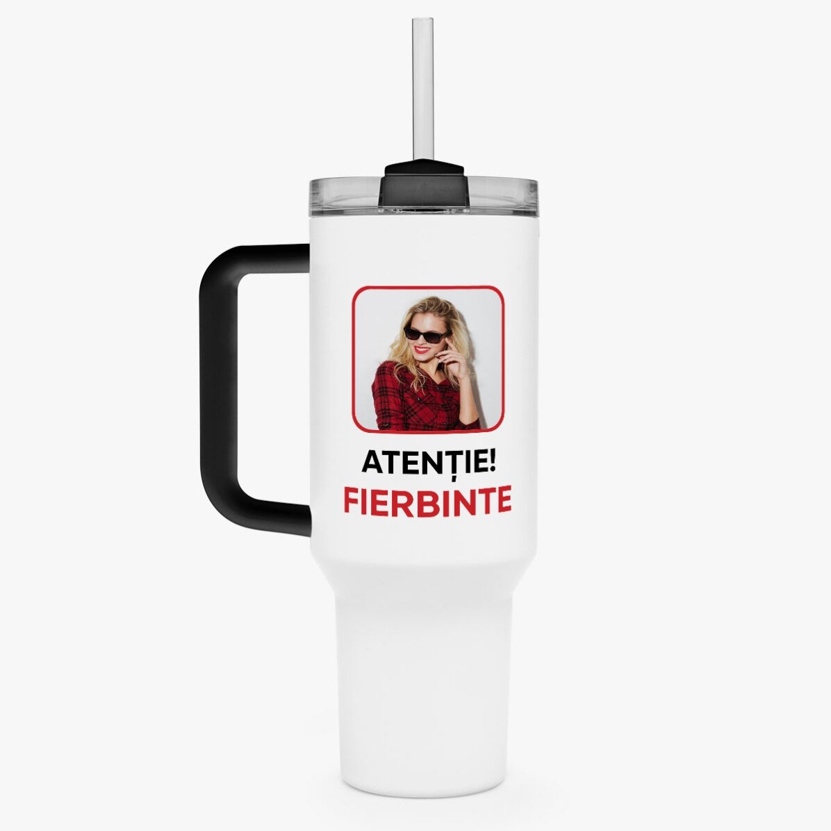 Tazza termica con manico e cannuccia personalizzata con una foto e una scritta - Fierbinte