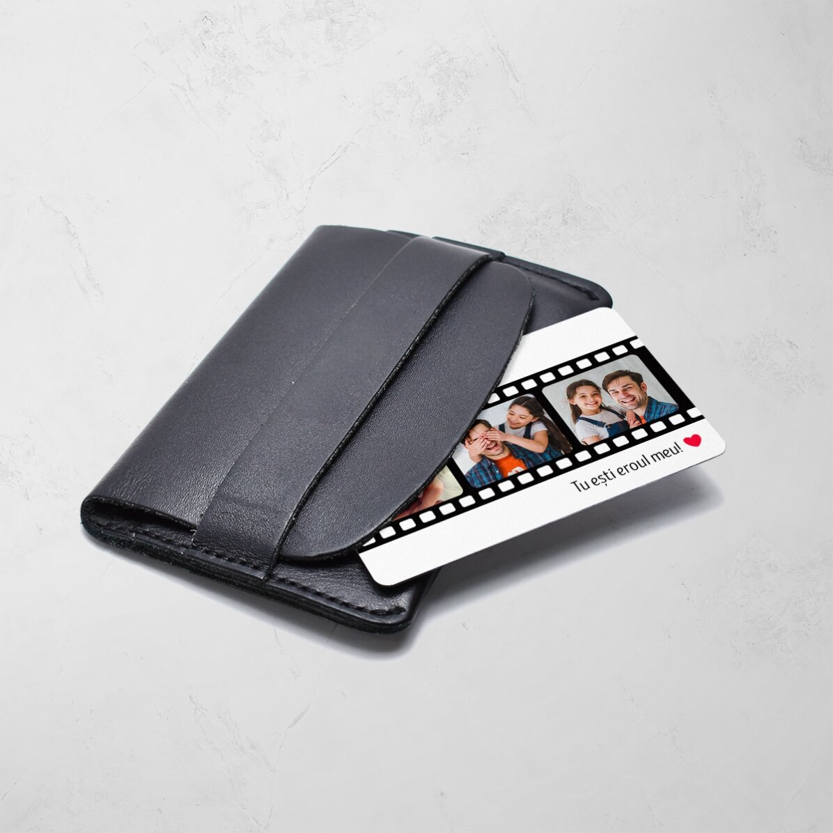 Tessera in alluminio personalizzata fronte-retro con 3 foto e un messaggio