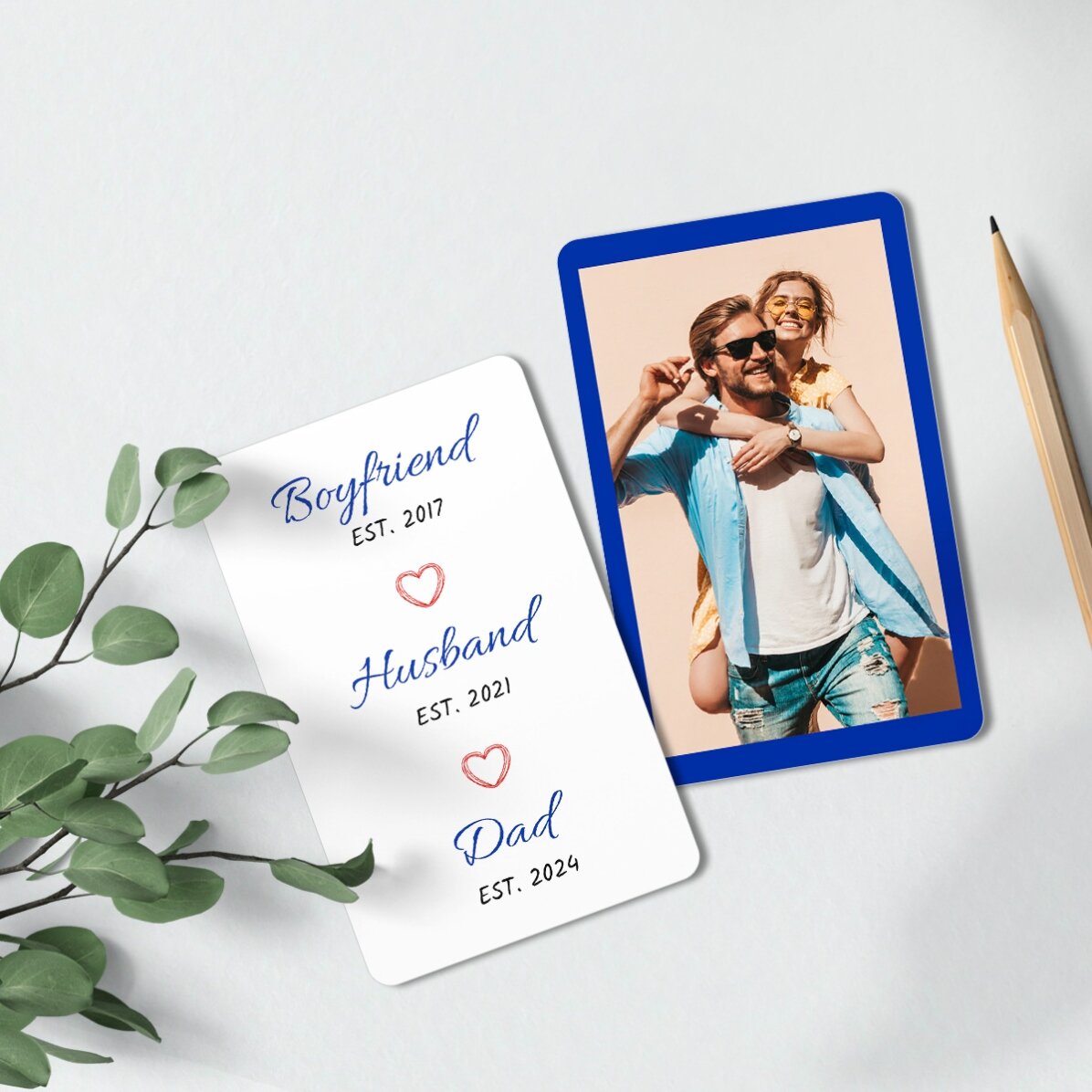 Tessera in alluminio personalizzata su entrambi i lati con un messaggio e una foto in formato ritrat