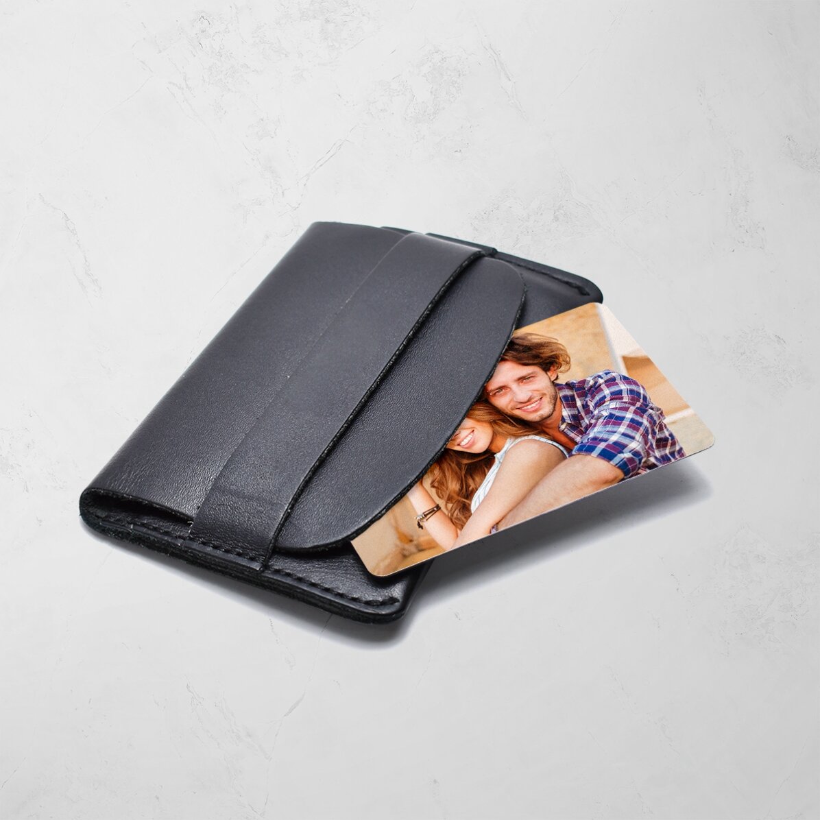 Tessera in alluminio personalizzata fronte-retro con foto in formato orizzontale