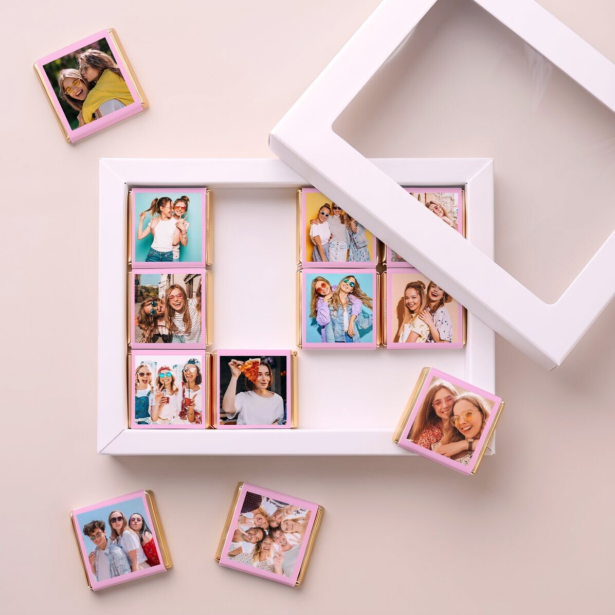 Confezione regalo con 12 mini cioccolatini personalizzati con foto