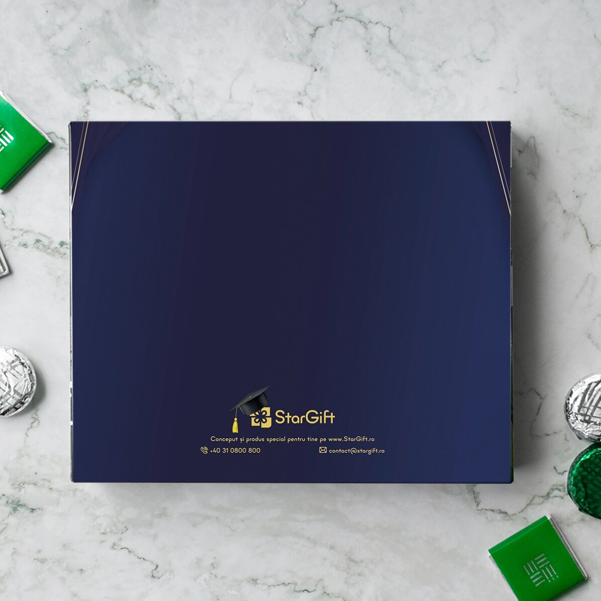Scatola di cioccolatini personalizzata con una foto e un messaggio di laurea