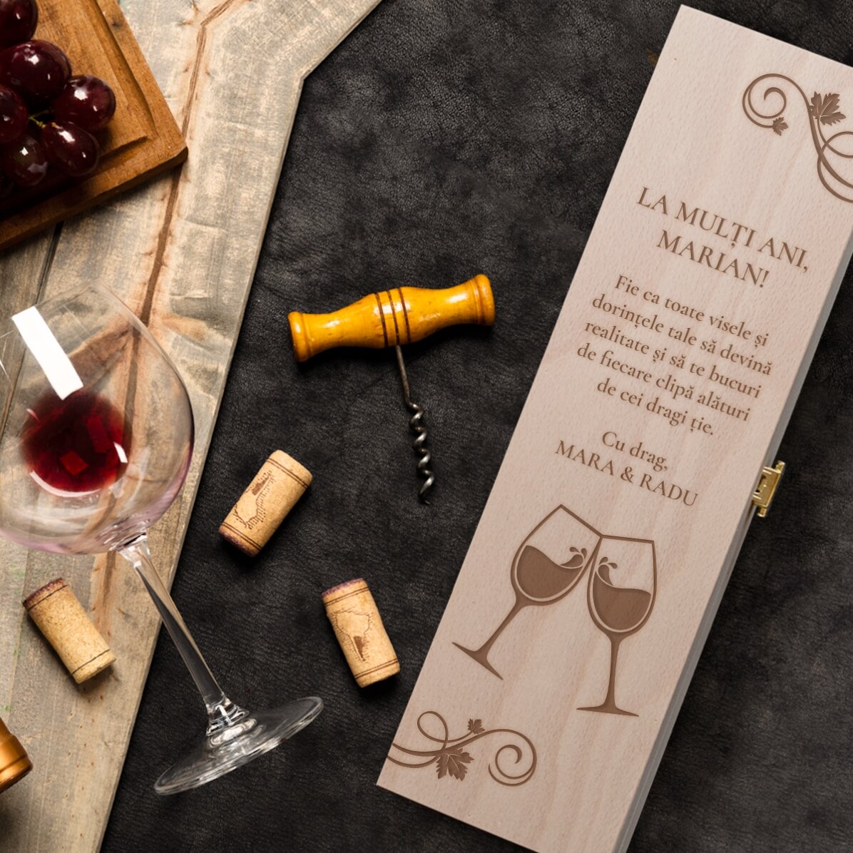 Scatola di vino personalizzata con messaggio - Auguri per il tuo compleanno