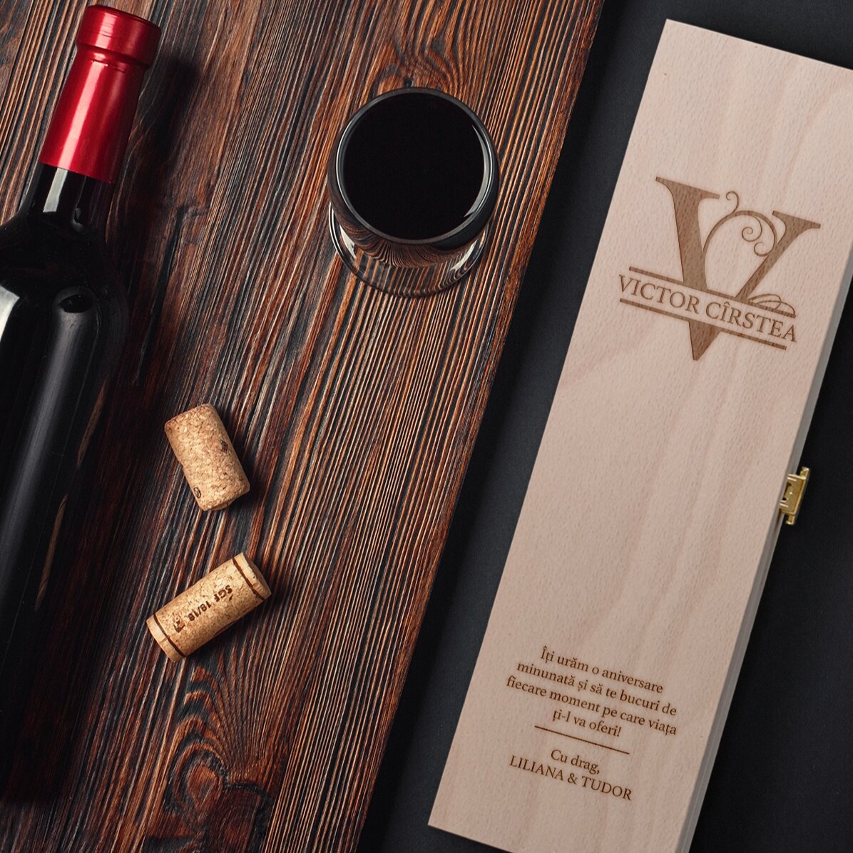 Scatola per vino personalizzata con monogramma e messaggio