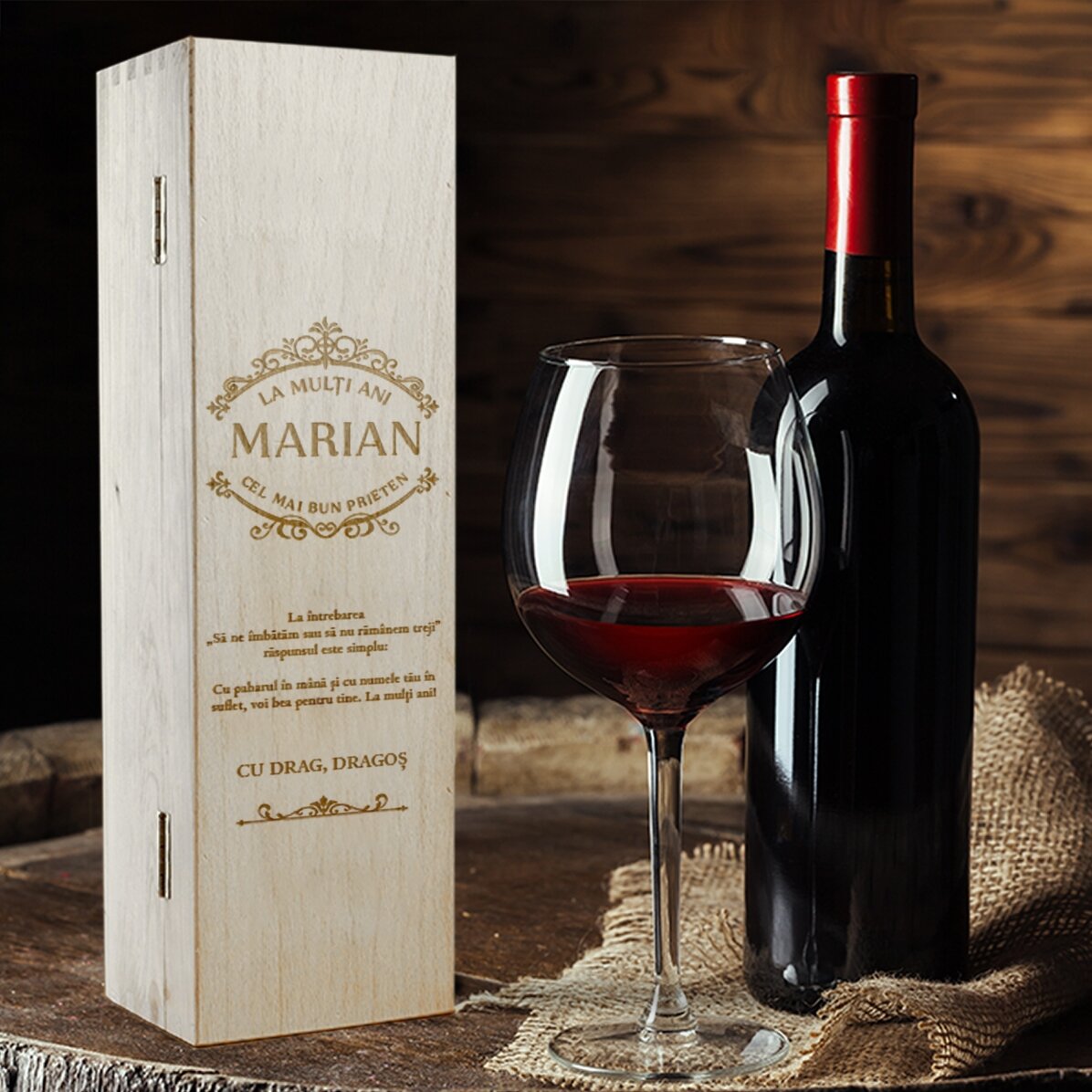 Scatola di vino personalizzata con una dedica per il giorno del santo