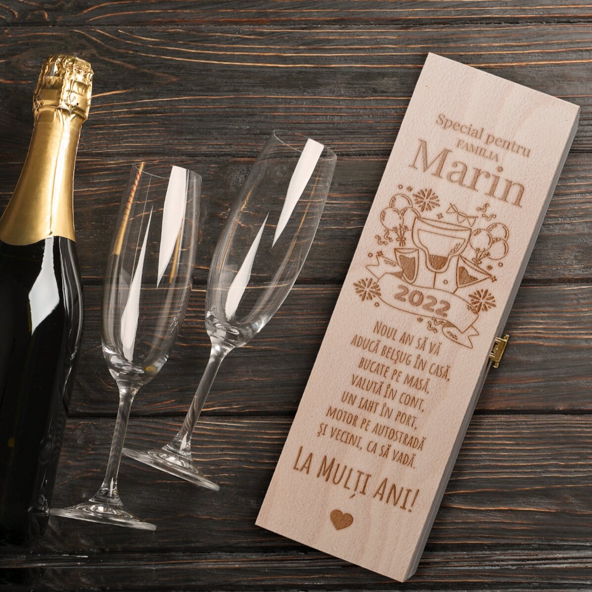 Confezione di spumante personalizzata con un messaggio per il Capodanno