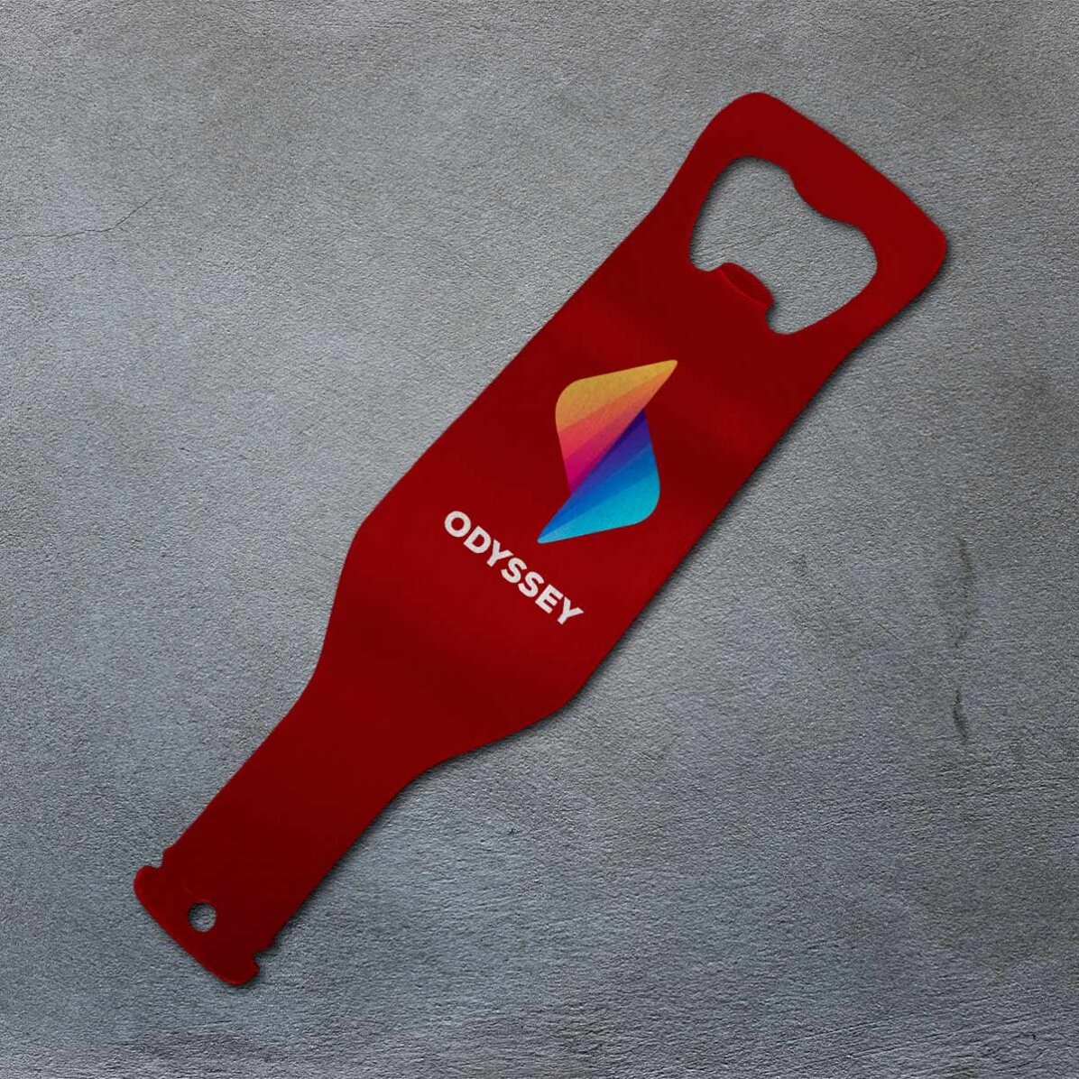 Apribottiglie a forma di bottiglia personalizzato con logo - sfondo colorato