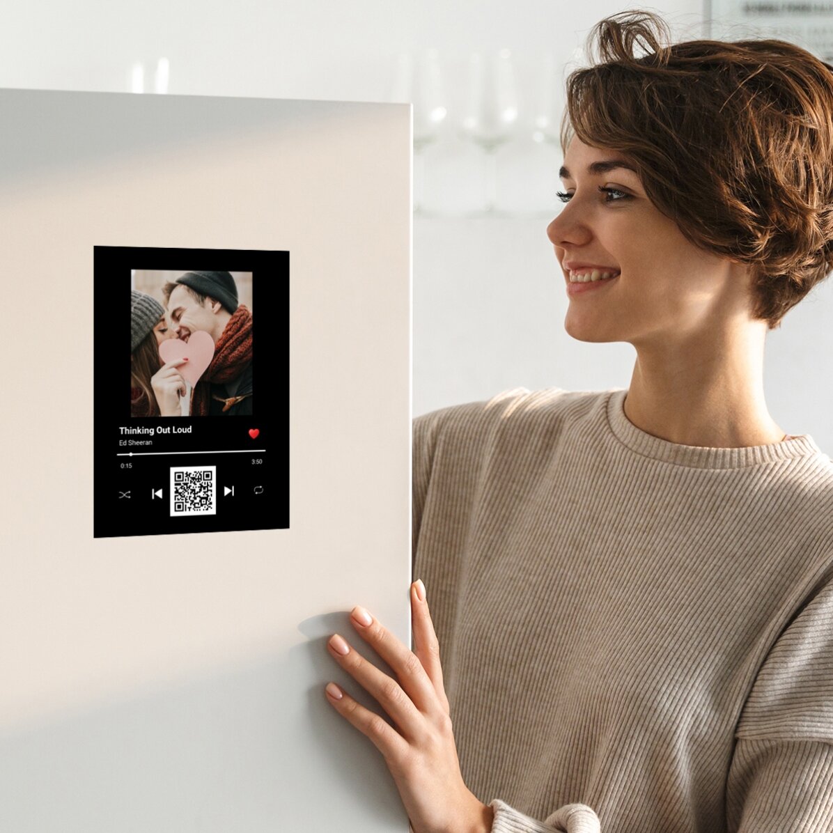 Biglietto di auguri magnetico personalizzato con foto, testo e codice QR - La nostra canzone