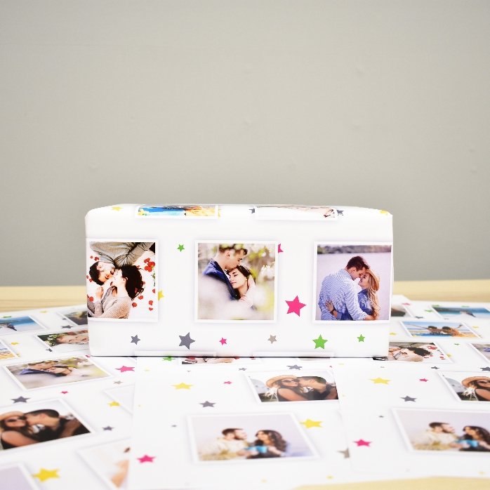 Carta da regalo personalizzata con 13 foto, sfondo con stelline colorate