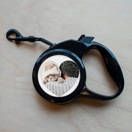 Personalised dog leash with a heart-shaped photo and text