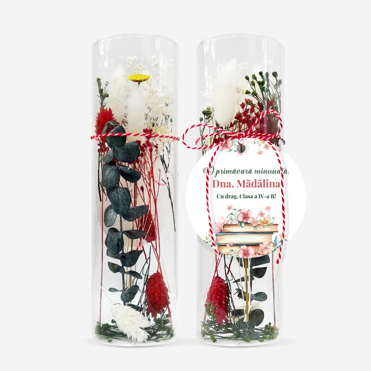 Ciondolo Martisor in vetro con fiori stabilizzati, personalizzato con un messaggio per la maestra