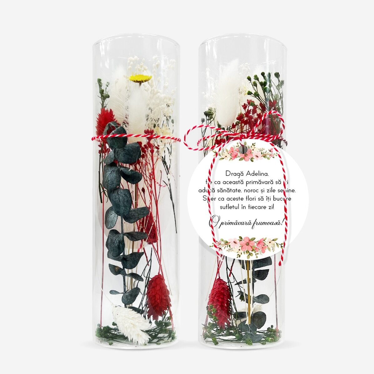 Ciondolo Martisor in vetro con fiori stabilizzati, personalizzato con un messaggio