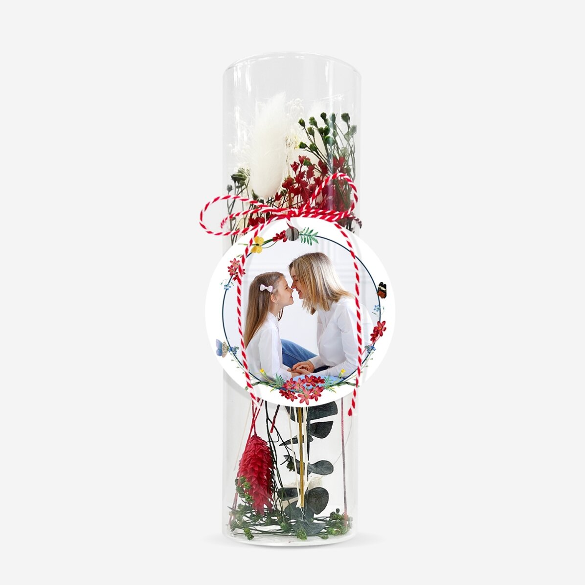 Ciondolo Martisor in vetro con fiori stabilizzati, personalizzato con una foto