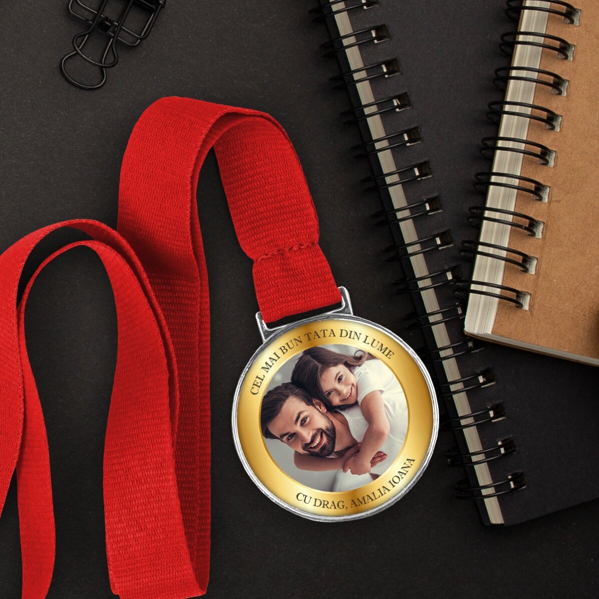 Medaglia personalizzata con una foto e una scritta