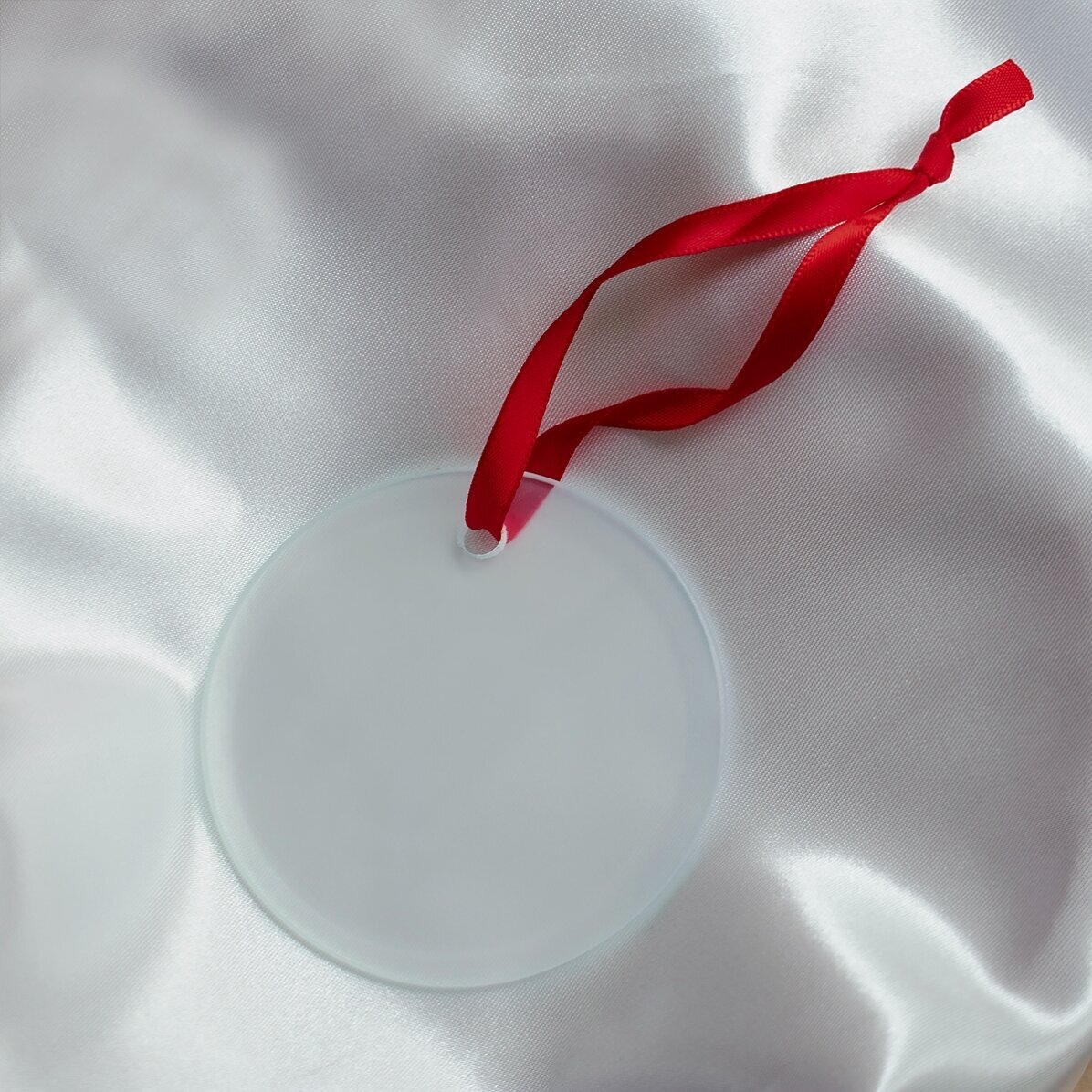 Personalised round ornament with text for children