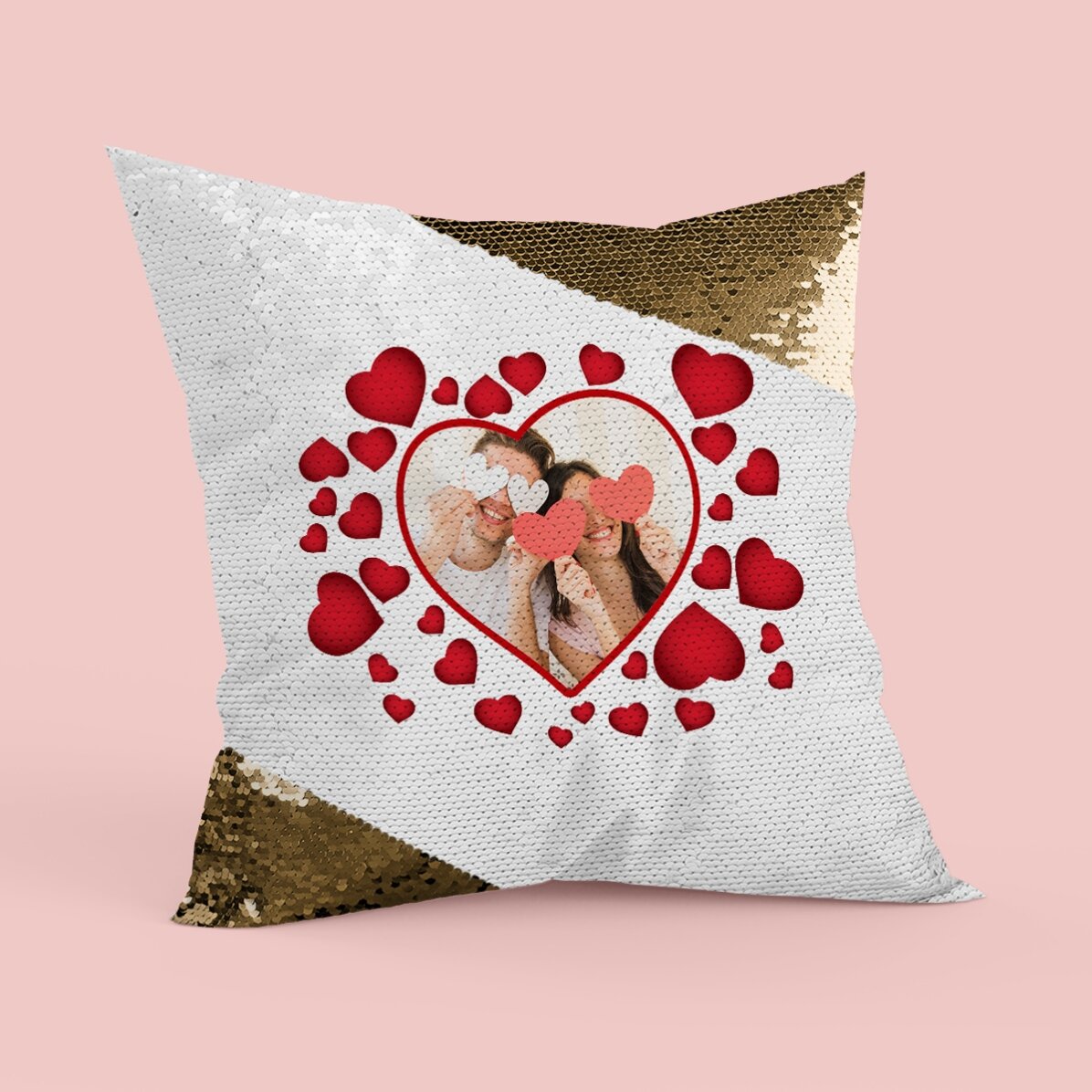 Cuscino con paillettes personalizzato con una foto e dei cuoricini