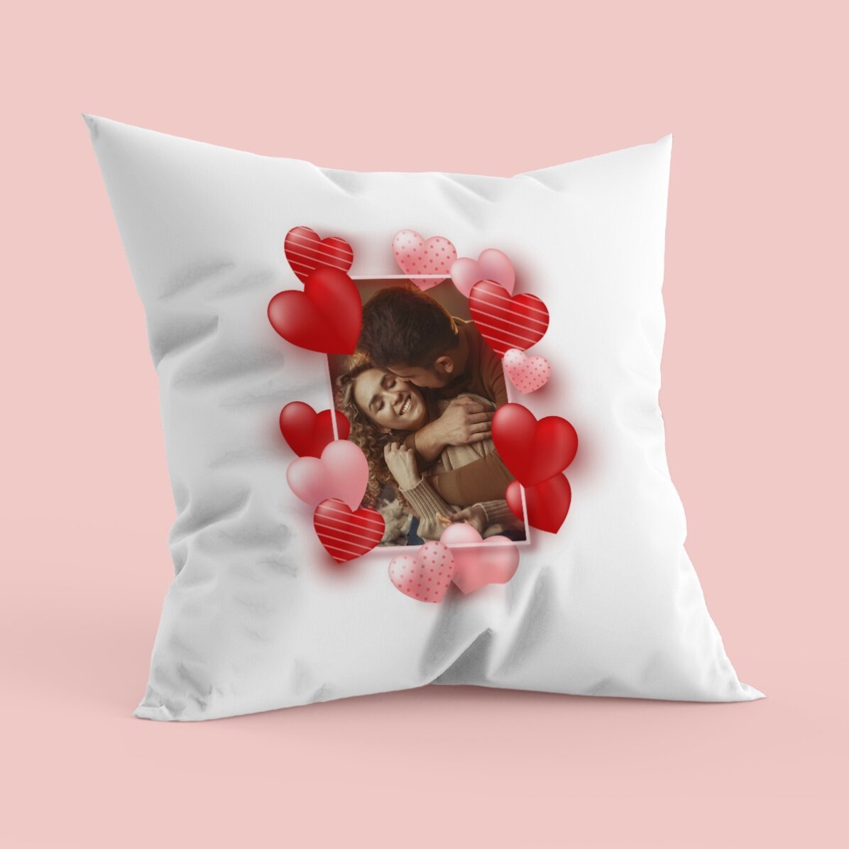 Cuscino personalizzato con una foto e cuoricini - Il nostro amore