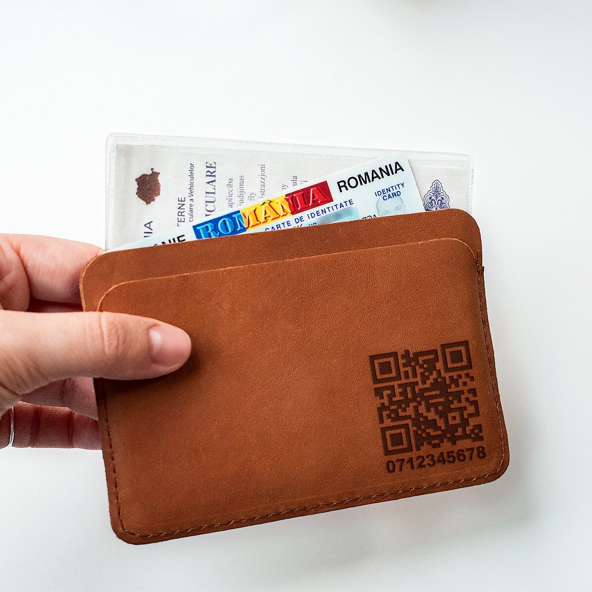 Portafoglio in pelle personalizzato con codice QR e numero di telefono