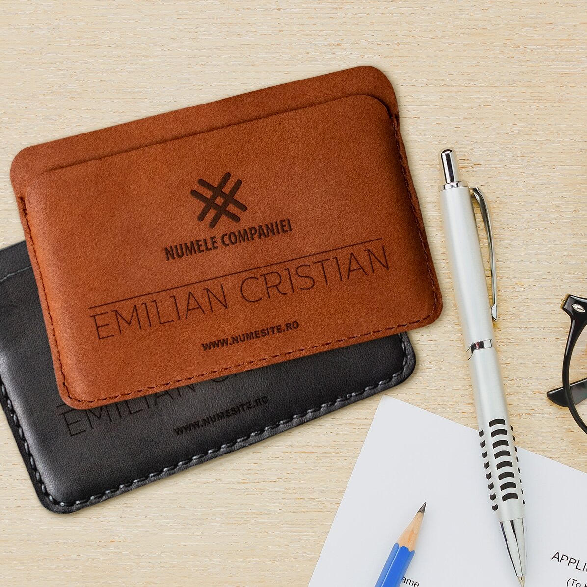 Portafoglio in pelle personalizzato con logo e nome