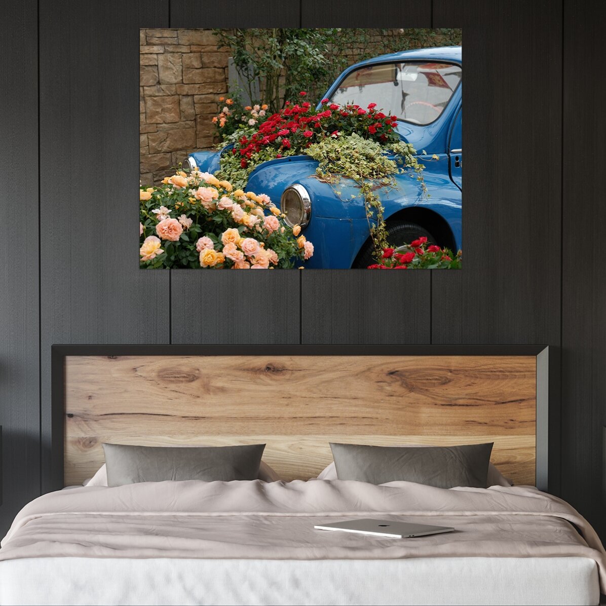 Poster: auto blu vintage con fiori