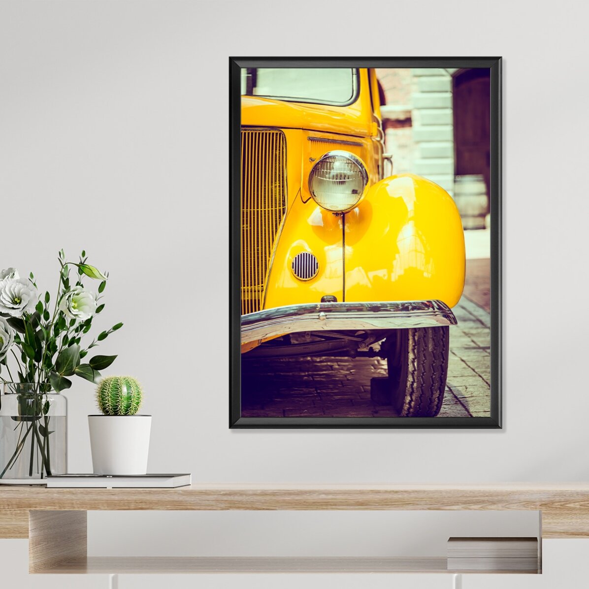 Poster: Auto vintage gialla