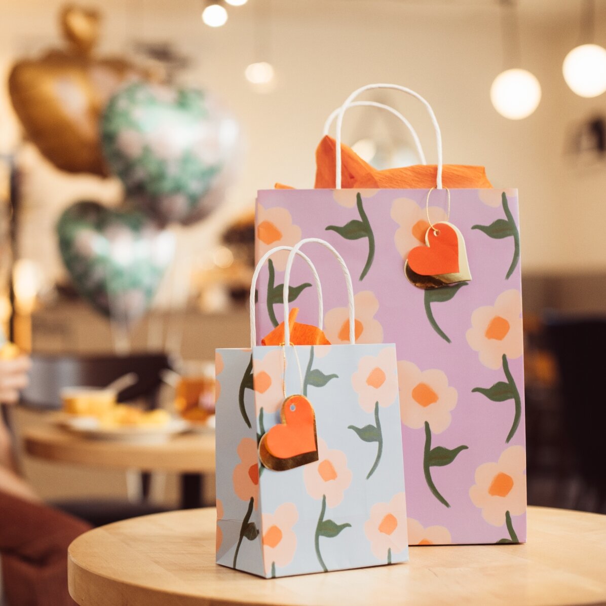 Sacchetto regalo - modello con motivo floreale misto