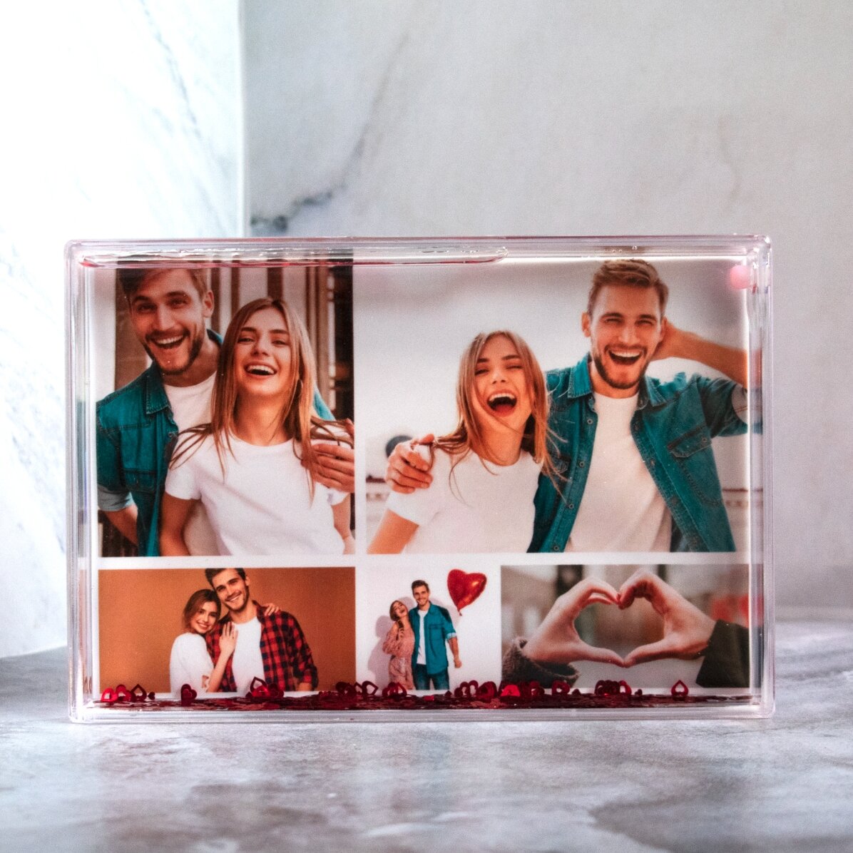 Cornice da scrivania con cuoricini personalizzata per 5 foto - Our love