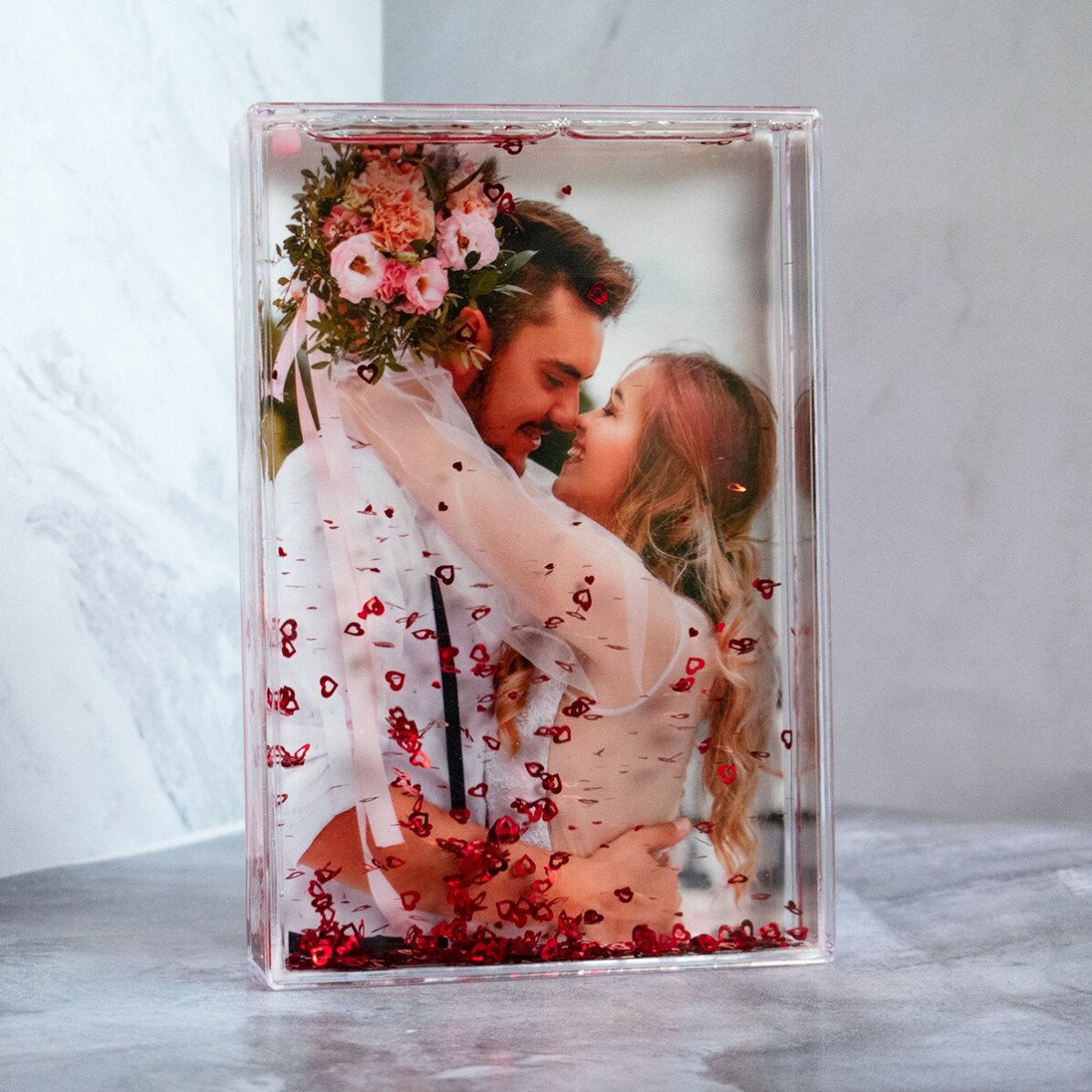 Cornice da scrivania con cuoricini, personalizzata con una foto