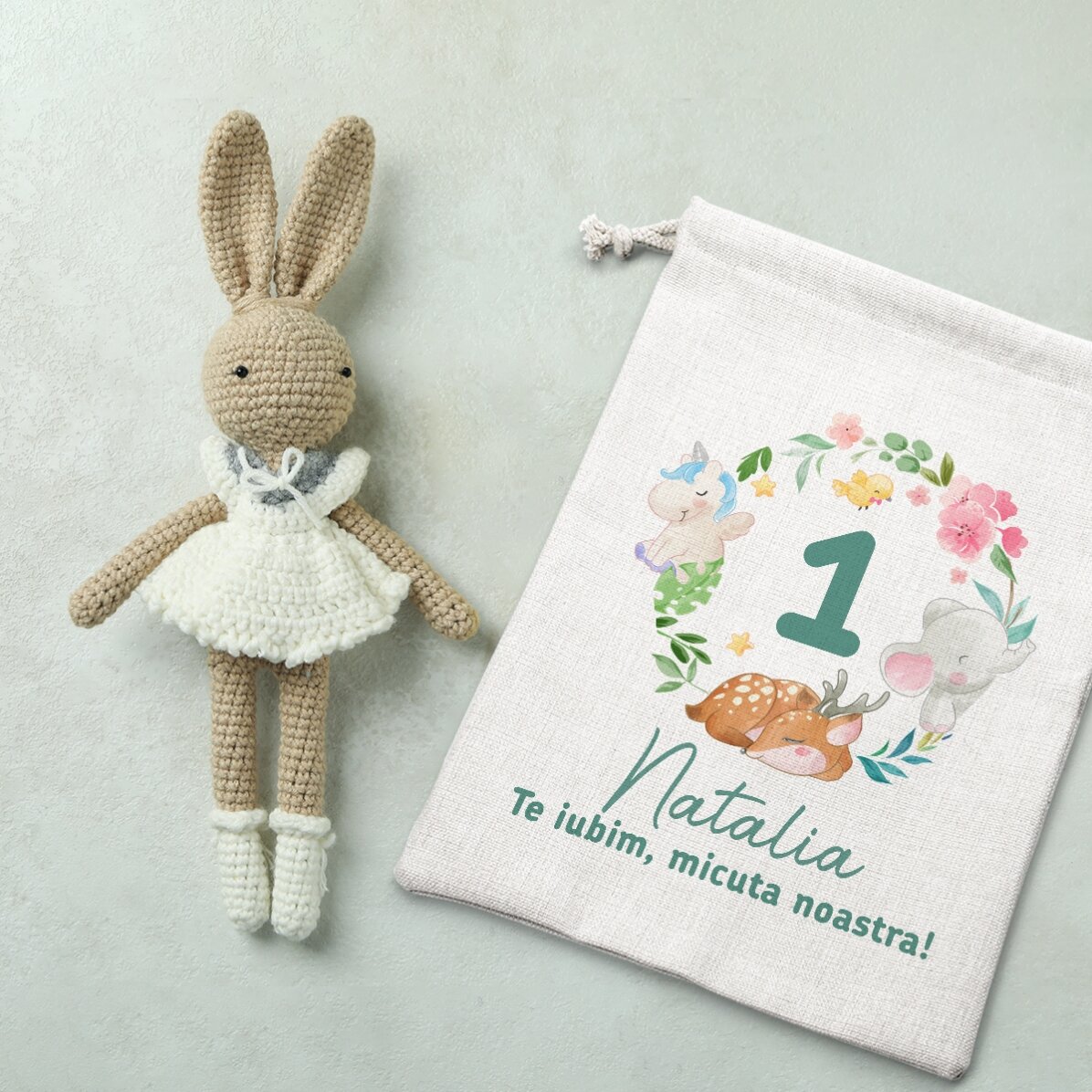 Piccolo sacchetto regalo personalizzato con la scritta "Happy birthday, little one!"