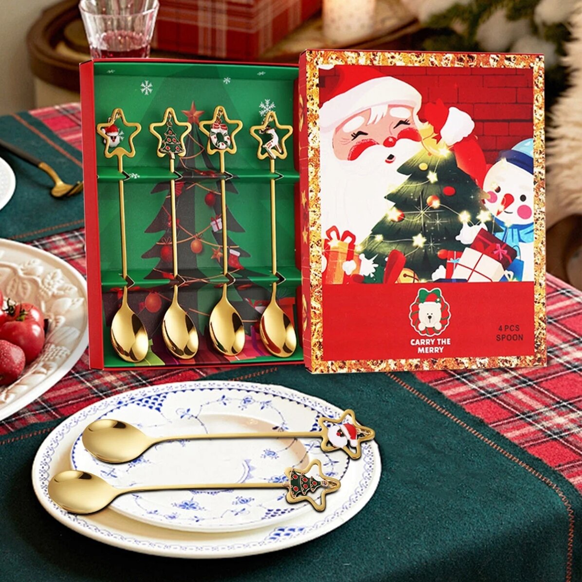 Set regalo con 4 cucchiaini dorati di Natale