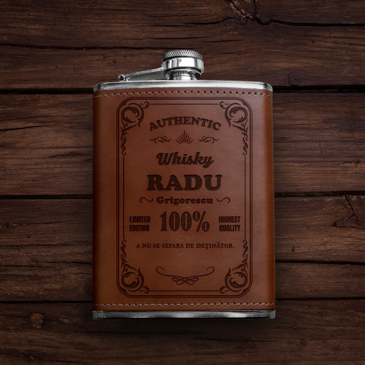 Bottiglietta da tasca personalizzata rivestita in pelle - Authentic Drink