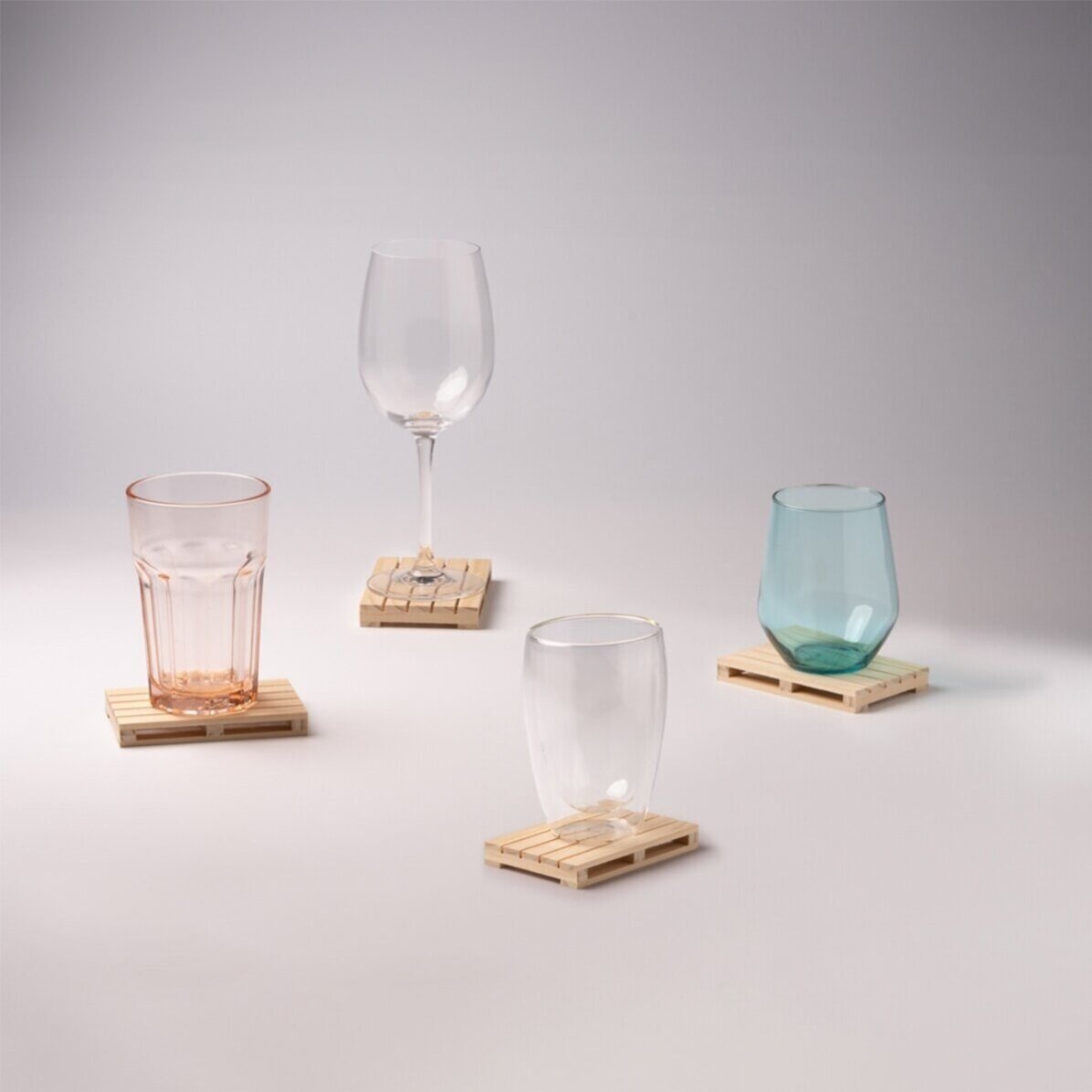 Coaster in the shape of a pallet