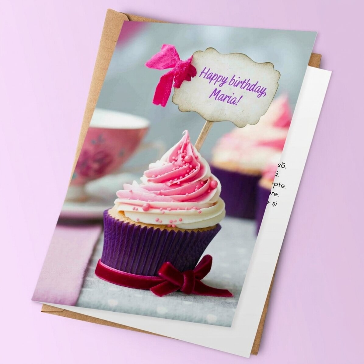 Biglietto di auguri personalizzato con cupcake viola