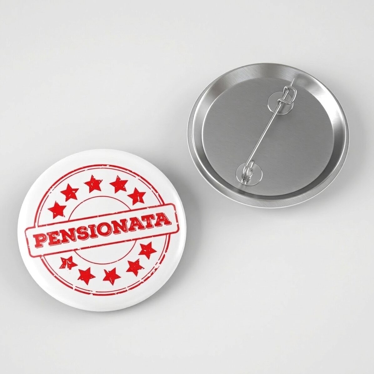 Spilla personalizzata con scritta - Funzionario in pensione